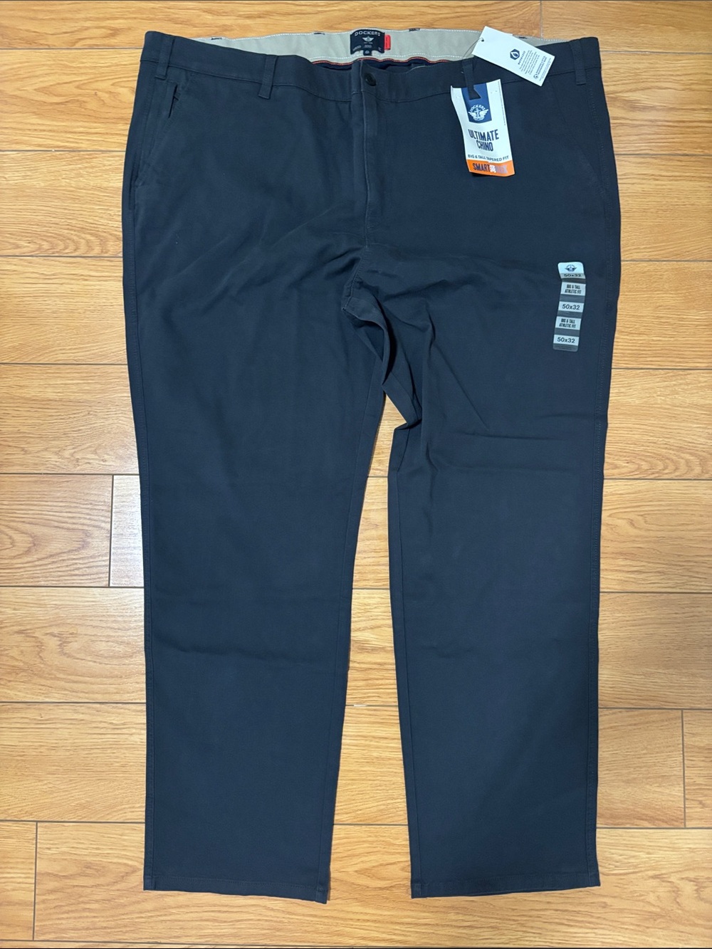 Dockers Men’s Black Straight-Fit Chino Pants
